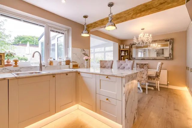 Photo 2 — Canham Close, Kimpton, SG4