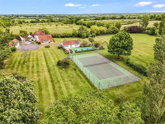 Chelmsford Road, Felsted, CM6, photo 1
