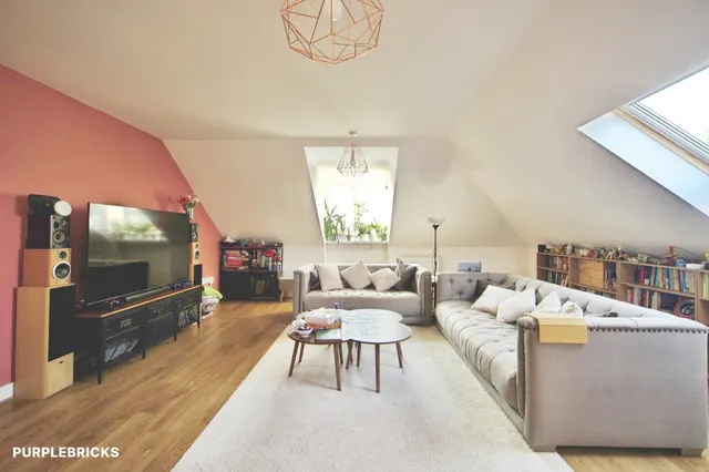 Louisa Oakes Close, London, E4, photo 2