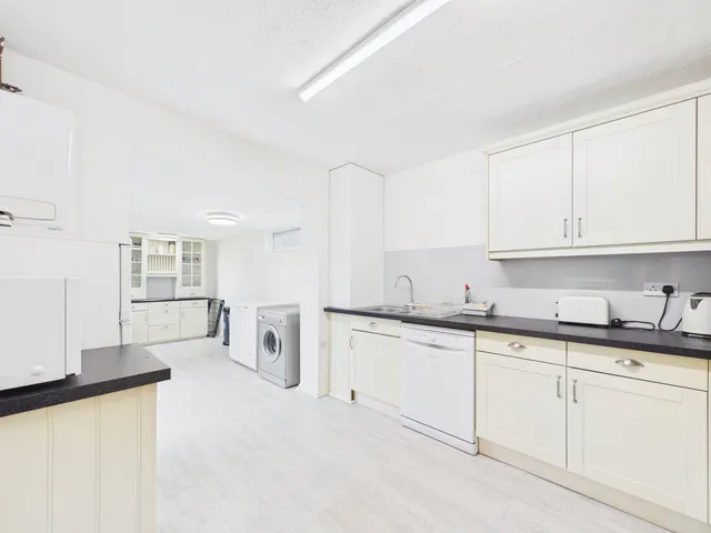 Tinkers Wood Road, Downley, HP13, photo 2