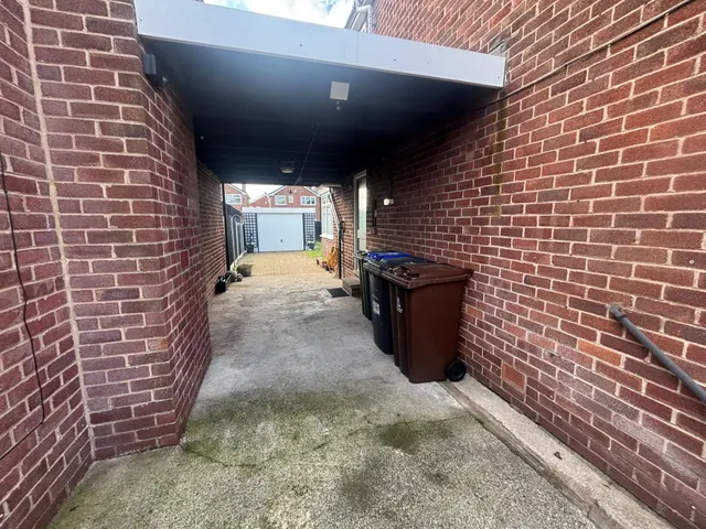Rufford Close, Ashton-Under-Lyne, OL6, photo 3