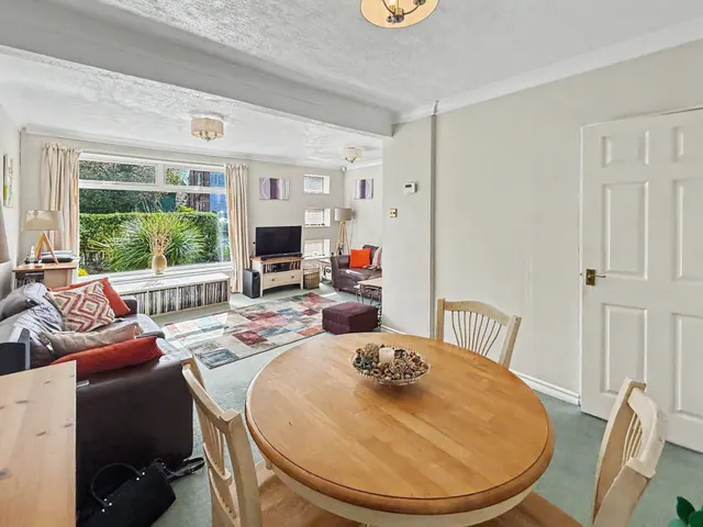 Lindrick Avenue, Whitefield, M45, photo 2