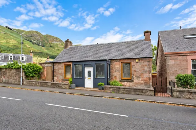 Ochil Street, Tillicoultry, FK13, photo 1