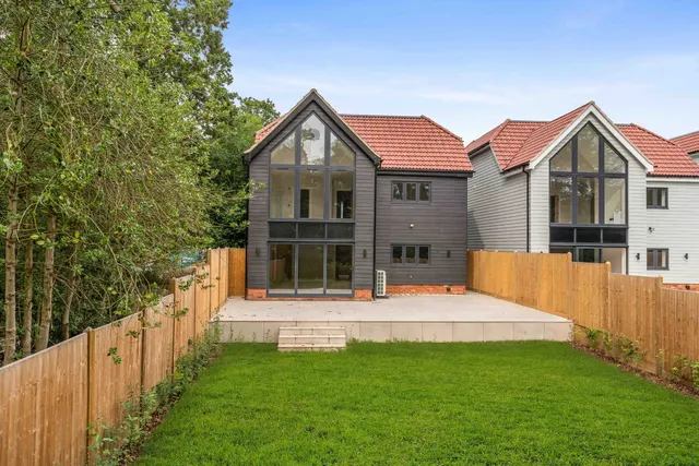 The Oaklands Aston Lane, Bragbury End, SG2, photo 2