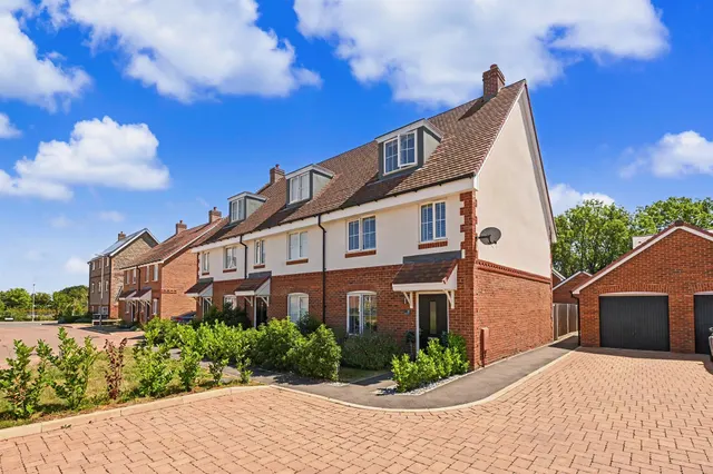 Hedgehog Way, Berkhamsted, photo 1