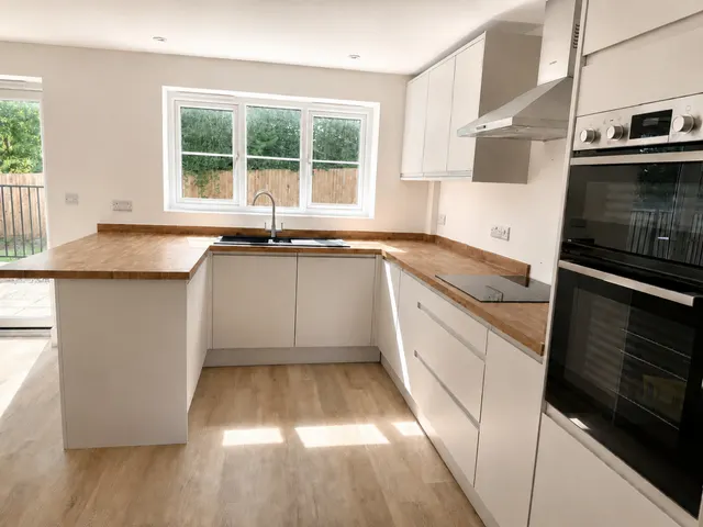 Broadweavers Close, Wincanton, BA9, photo 3