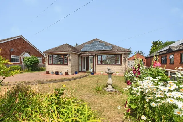Westfield Drive, North Greetwell, Lincoln, Lincolnshire, LN2, photo 1