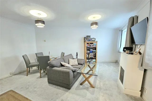 Oakfields, Alexandra Avenue, Camberley, Surrey, GU15 3BY, photo 1