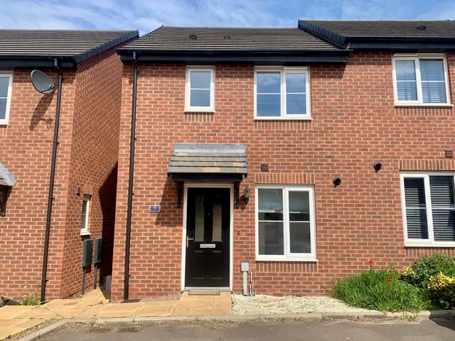 Middleham Avenue, ST16, photo 1