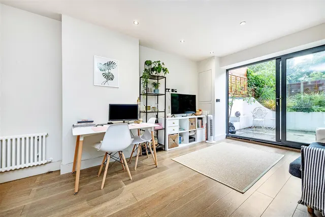 Lonsdale Road, Barnes, SW13, photo 1