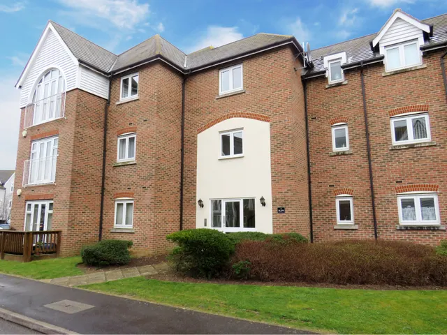 The Lakes, Larkfield, photo 1