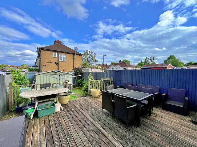 Oldfield Lane South, Greenford, UB6, photo 2