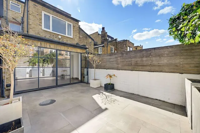 Photo 3 — Ashcombe Street, London, SW6 3AN