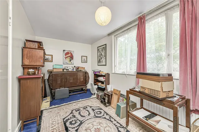 Photo 3 — West Drive, London, SW16