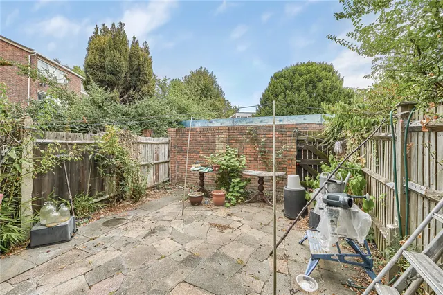 West Drive, London, SW16, photo 1
