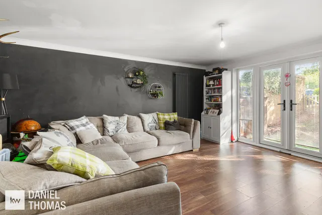 Horseshoe Close, Waltham Abbey, EN9, photo 3