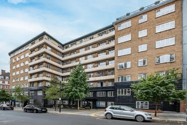 Photo 3 — Vicarage Gate London W8