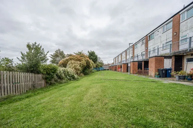 Pennington Avenue, Ormskirk, L39, photo 2