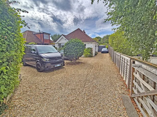 New Milton, Hampshire, photo 1