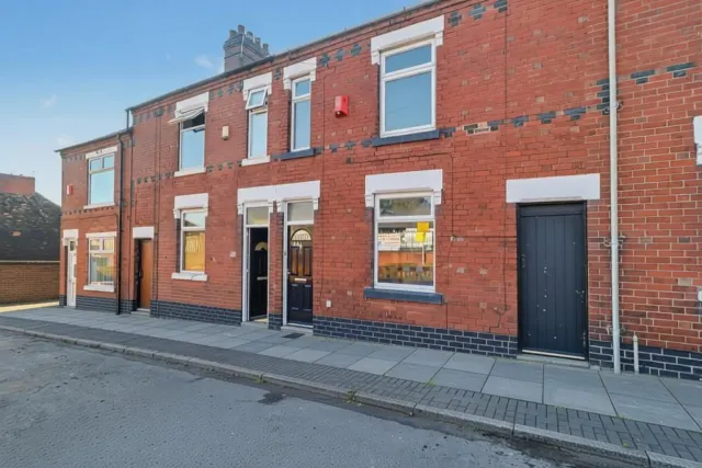 Boulton Street, Birches Head, ST1, photo 1