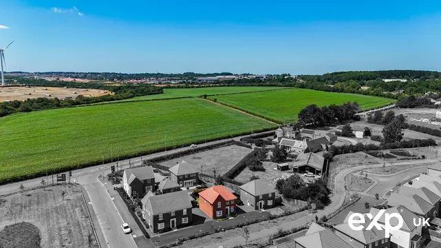 Photo 3 — Elderberry Way, Rainworth