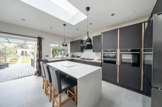 Carlyon Avenue, Harrow, HA2, photo 2