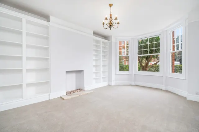 Photo 2 — Sutton Court, Fauconberg Road