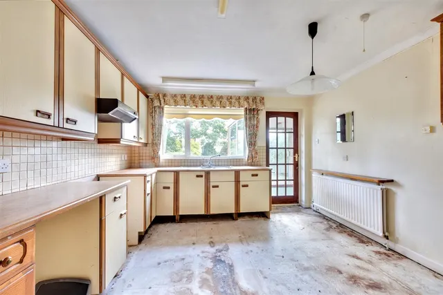 Pinfold Crescent, Woodborough, NG14, photo 3