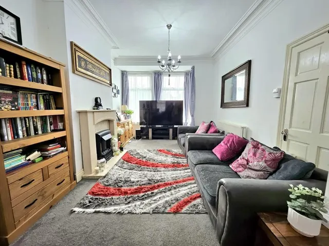 Crayfield Road, Manchester, M19, photo 2