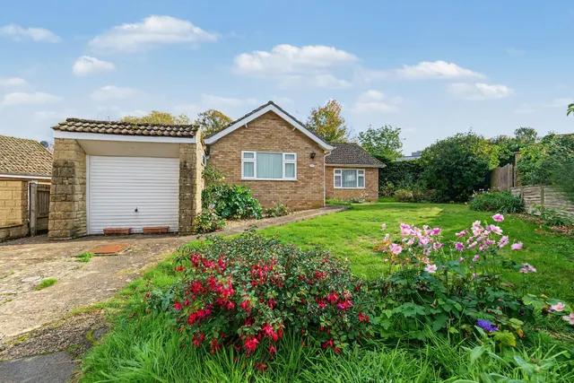 Cannam Close, Middleton, LE16, photo 1