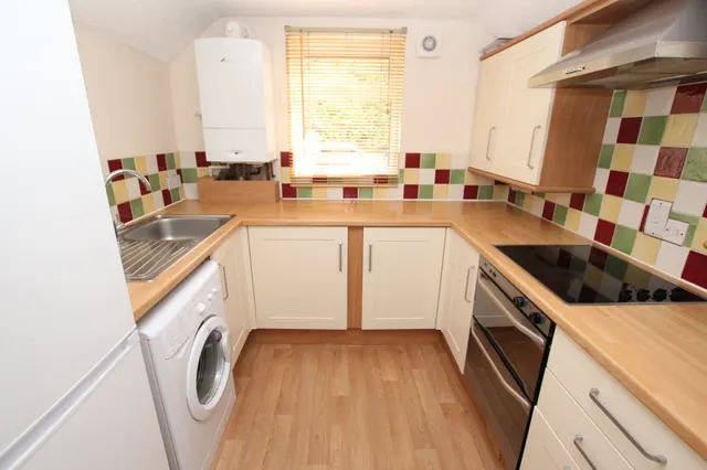 Sturges Road, Wokingham, RG40, photo 2