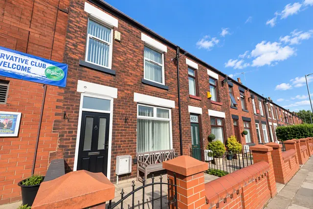 Bury Road, BL2, photo 2