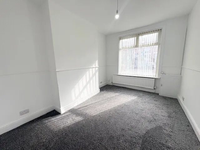 Bury Road, BL2, photo 3