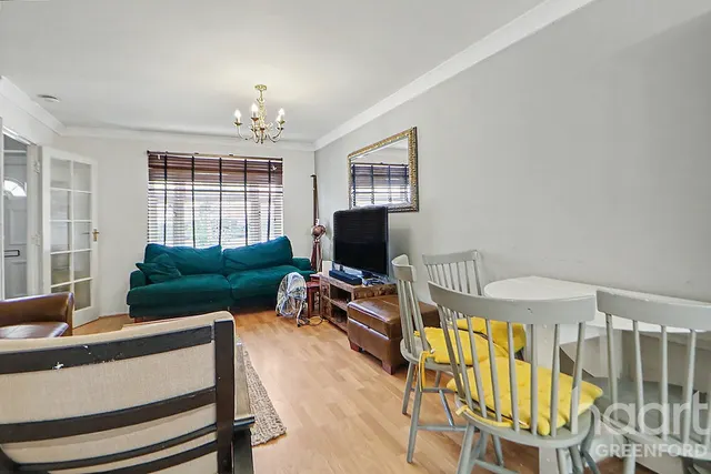 Canterbury Close, Greenford, UB6, photo 3