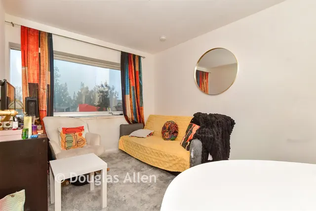 Skeltons Lane, Leyton, E10, photo 3