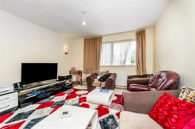 Photo 2 — Linksview Court, Paget Close, Hampton, Middlesex, TW12 1JZ