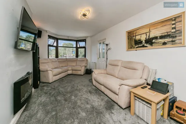 Flixton Drive, Crewe, CW2, photo 3
