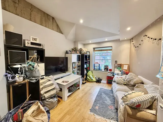 Photo 2 — Oswald House, Queens Road