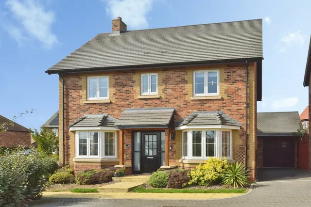 Keeves Avenue, Hanslope, MK19, photo 1