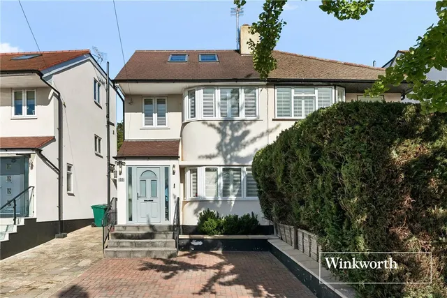 Grants Close, Mill Hill East, NW7, photo 1