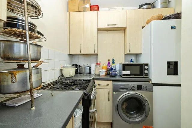 Photo 3 — Gill Street, London, E14