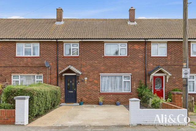 Photo 2 — Sabina Road, Grays, Essex, RM16 4PN