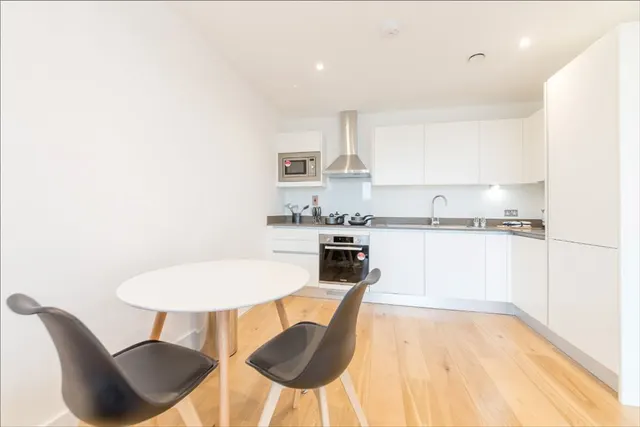 Photo 3 — Grove Place, Eltham