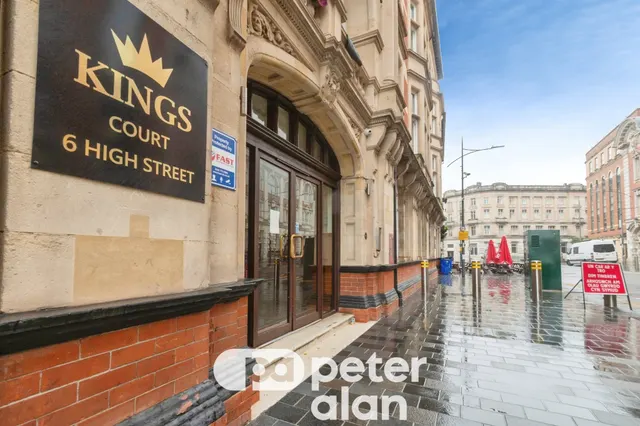 High Street, Newport, NP20, photo 2