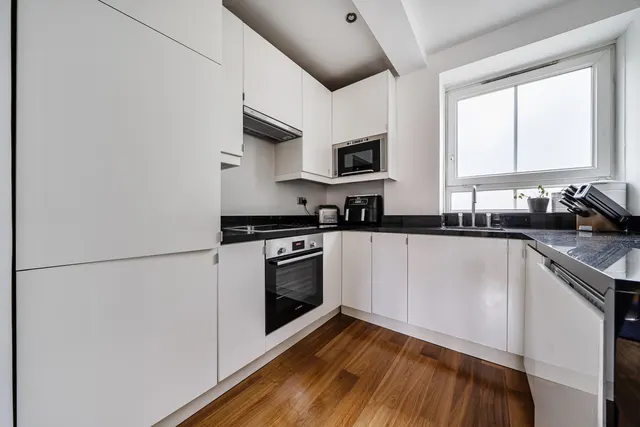 Photo 2 — Meakin Estate, London, SE1