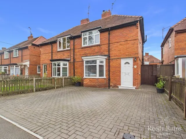 2 bedroom house — Warwick Court, Merryoaks, Durham, DH1