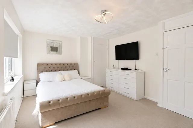 Frinton Road, Romford, RM5, photo 2