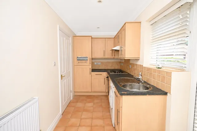 Flaxfield Road, Basingstoke, photo 2
