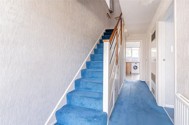 Photo 3 — Heatham Park, Twickenham, TW2 7SF