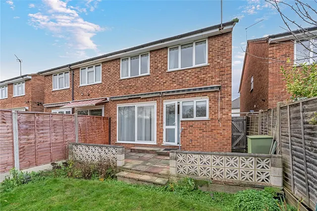 Photo 2 — Heatham Park, Twickenham, TW2 7SF